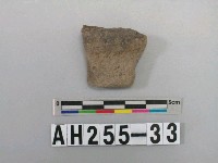 藏品(紅色粗砂陶口緣殘件)的圖片